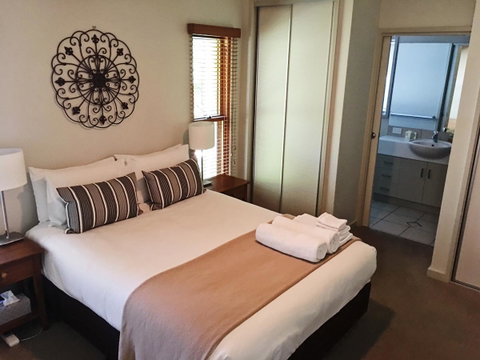 Luxury Abalina Cottages - Accommodation Directory 31