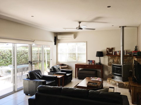 Luxury Abalina Cottages - Accommodation Directory 6