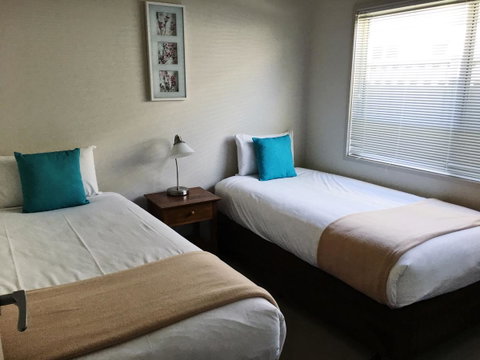 Luxury Abalina Cottages - Accommodation Directory 29