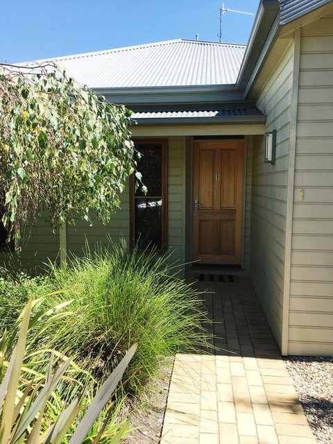 Luxury Abalina Cottages - Accommodation Directory 36