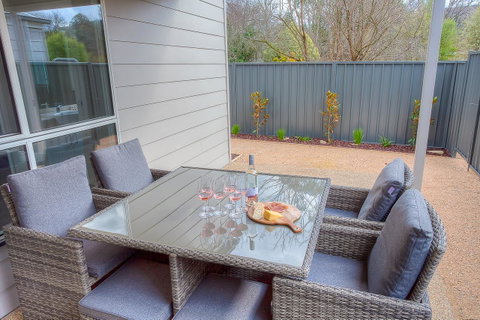 Luxury Abalina Cottages - Accommodation Directory 8