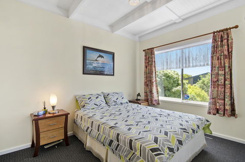 Black Dolphin Beach Penthouse - Accommodation Directory 11