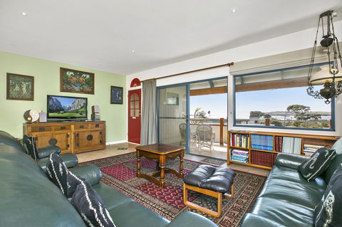 Black Dolphin Beach Penthouse - Accommodation Directory 18