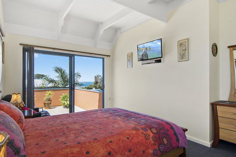 Black Dolphin Beach Penthouse - Accommodation Directory 6