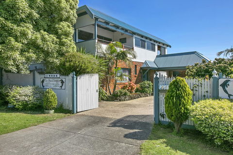 Black Dolphin Beach Penthouse - Accommodation Directory 1