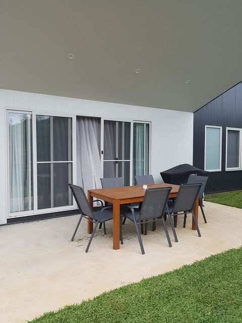 Wayamba - Accommodation Directory 6