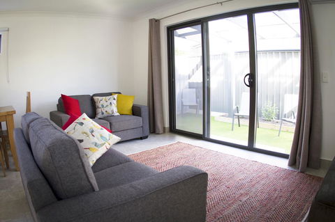 16 King Street - Accommodation Directory 5