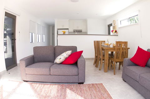 16 King Street - Accommodation Directory 6