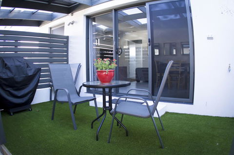 16 King Street - Accommodation Directory 11