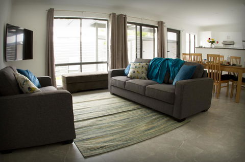 16 King Street - Accommodation Directory 27