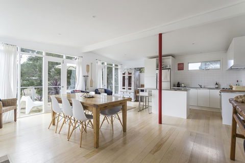 Sunset On Scott - Relax In Tranquility & Style - Accommodation Directory 1
