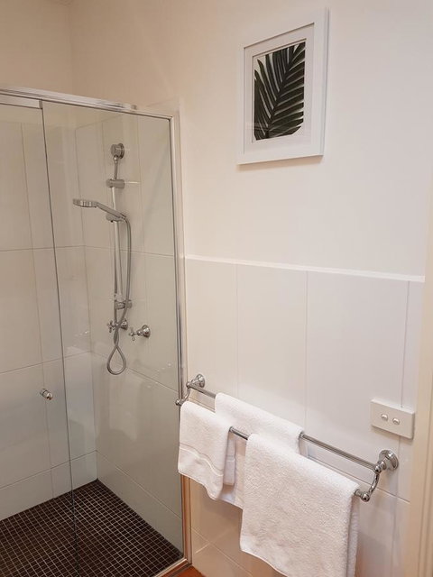 Healesville House - Fig Tree House - Accommodation Directory 13