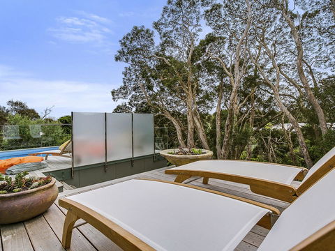 Lansdowne Villa - With Swimming Pool - Accommodation Directory 10
