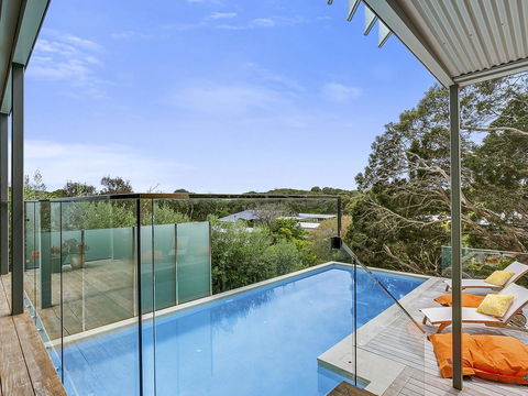 Lansdowne Villa - With Swimming Pool - Accommodation Directory 0