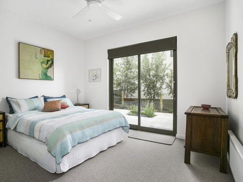 Lansdowne Villa - With Swimming Pool - Accommodation Directory 9