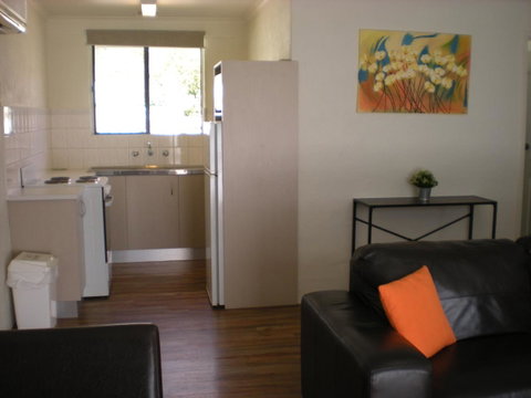 Willow Dene Holiday Apartments - Accommodation Directory 7