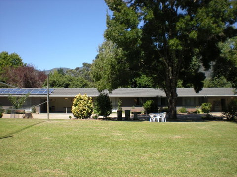Willow Dene Holiday Apartments - Accommodation Directory 17