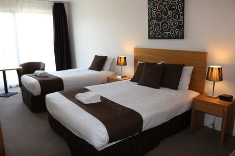 Bairnsdale International - Accommodation Directory 28