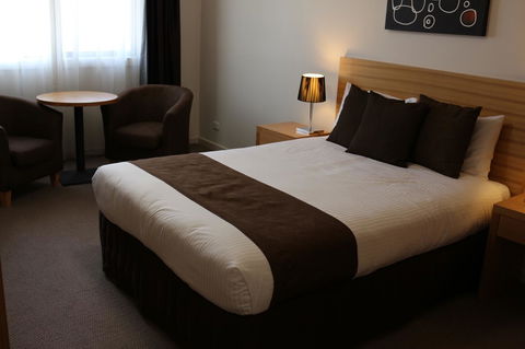 Bairnsdale International - Accommodation Directory 23