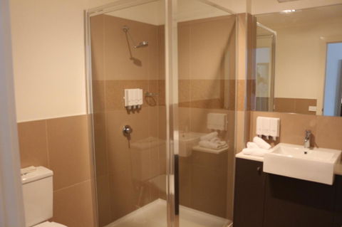 Bairnsdale International - Accommodation Directory 27