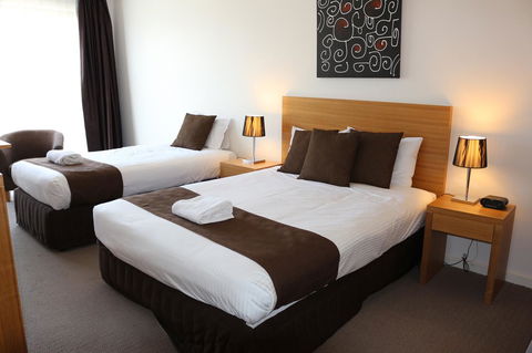 Bairnsdale International - Accommodation Directory 12