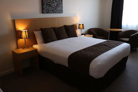 Bairnsdale International - Accommodation Directory 11