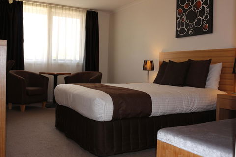 Bairnsdale International - Accommodation Directory 21