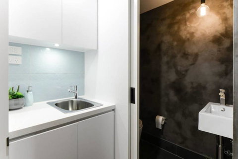 Spacious Designer Warehouse Melbourne CBD Apartment - Accommodation Directory 10