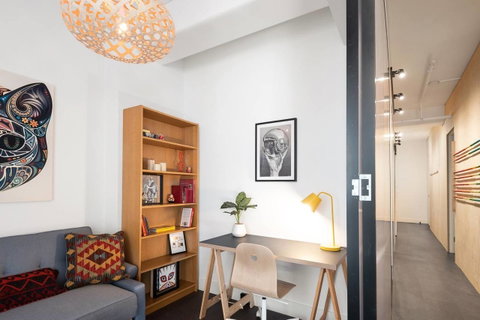 Spacious Designer Warehouse Melbourne CBD Apartment - Accommodation Directory 9