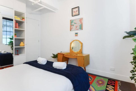 Spacious Designer Warehouse Melbourne CBD Apartment - Accommodation Directory 5
