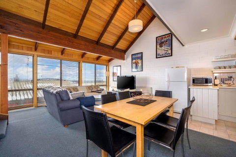 FOUNTAINS 3, Mount Hotham - Accommodation Directory 2