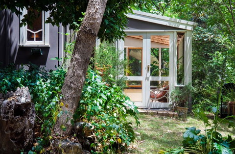 Ashwood Cottages - Accommodation Directory 10