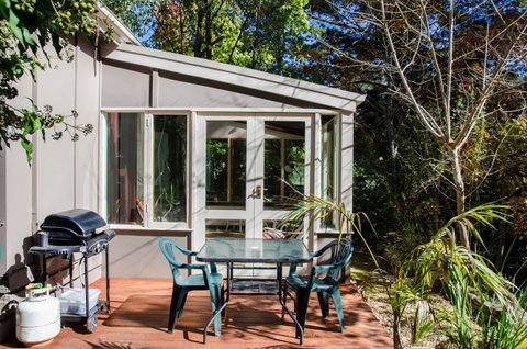 Ashwood Cottages - Accommodation Directory 19