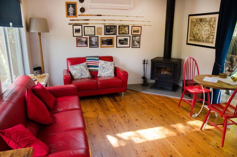 Ashwood Cottages - Accommodation Directory 12