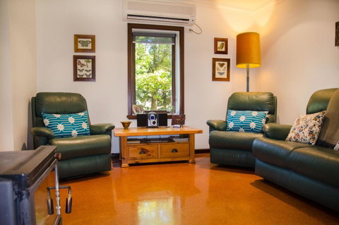 Ashwood Cottages - Accommodation Directory 15