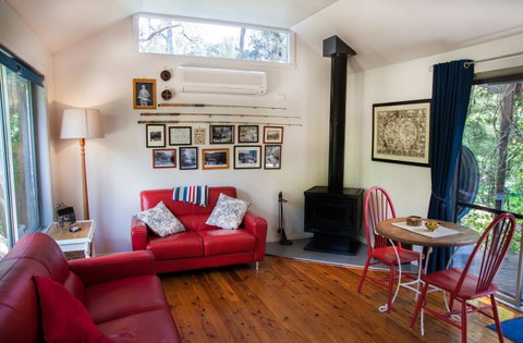 Ashwood Cottages - Accommodation Directory 29