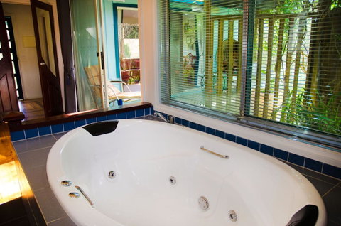 Ashwood Cottages - Accommodation Directory 20