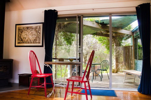 Ashwood Cottages - Accommodation Directory 4