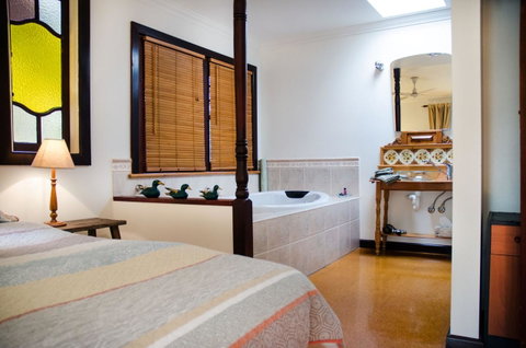 Ashwood Cottages - Accommodation Directory 13