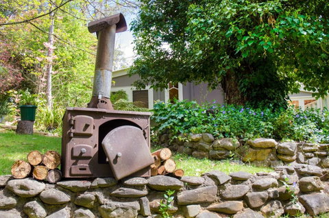 Ashwood Cottages - Accommodation Directory 9