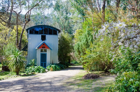 Ashwood Cottages - Accommodation Directory 27