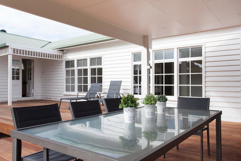 Sundowner - Accommodation Directory 8