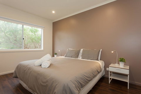 Sundowner - Accommodation Directory 11