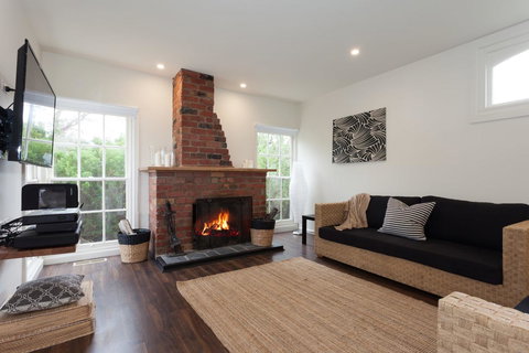 Sundowner - Accommodation Directory 0