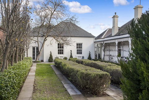 Camellia Cottage - Accommodation Directory 0