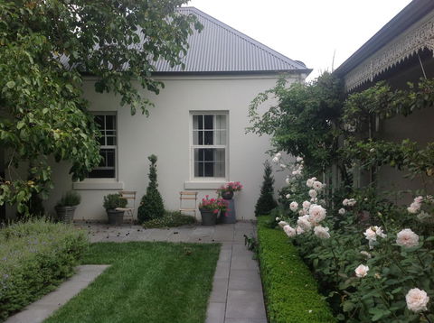 Camellia Cottage - Accommodation Directory 1