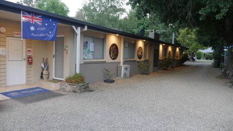 Adina Lodge Holiday Apartments - Accommodation Directory 4