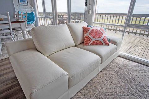 Stunning Waterfront Only 10 Minutes To Phillip Island - FREE EV UNIT 7kW For Electric Cars - Pet Friendly, Fireplace FREE WIFI Wine & Chocolates - Accommodation Directory 14