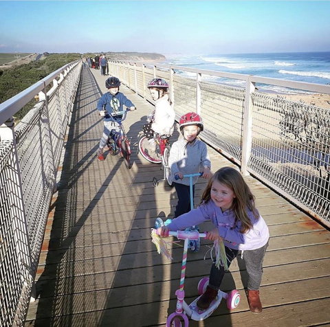 Stunning Waterfront Only 10 Minutes To Phillip Island - FREE EV UNIT 7kW For Electric Cars - Pet Friendly, Fireplace FREE WIFI Wine & Chocolates - Accommodation Directory 27