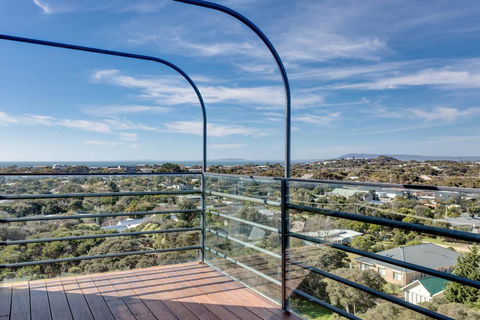 The Blairgowrie Glasshouse: 360 Views - Accommodation Directory 1
